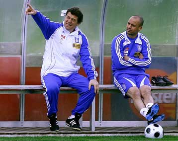 Η Χαλ δεν… συγκίνησε τον Ότο, εκτός Εθνικής o «Stelios»