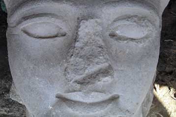 Τεράστιο γρανιτένιο κεφάλι του Ραμσή ΙΙ ανακαλύφθηκε στην Αίγυπτο