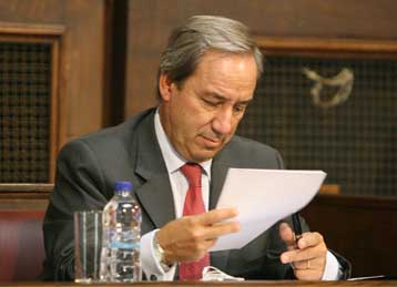 Πακέτο παροχών για την εκτόνωση της δυσφορίας μελετά το οικονομικό επιτελείο