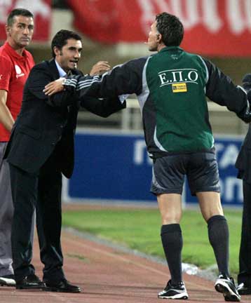 Πέναλτι ζήτησε ο Βαλβέρδε, πρόβλημα με Ντουντού