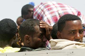 Τραγωδία στην Υεμένη με δεκάδες νεκρούς Σομαλούς σε ακυβέρνητο πλοιάριο