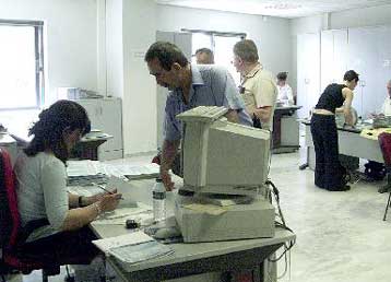 Χιλιάδες έντυπα Ε9 με λάθη και παραλείψεις εντόπισε η Εφορία