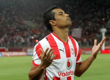 Γλίτωσε τα χειρότερα ο Ντουντού, παίζει με ΑΕΚ