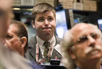 Κάτω από τα 97 δολάρια υποχωρεί το πετρέλαιο, με «βουτιά» άνω των 10 δολαρίων