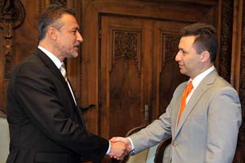 Βαθαίνει η διαφωνία Τσερβένκοφσκι – Γκρούεφσκι για την ονομασία της ΠΓΔΜ