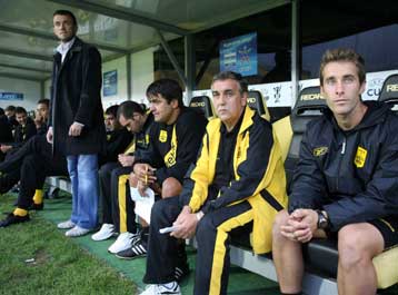 Δεν τίθεται θέμα απομάκρυνσης του Ερνάντεθ από τον πάγκο του Αρη