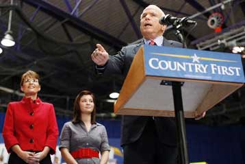 Απειλή για την υποψηφιότητα του Μακέιν το «κραχ» στη Γουόλ Στριτ