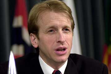 Επιστολή του Τζορτζ Μπους παρέδωσε στον Κ.Παπούλια ο Αμερικανός πρεσβευτής