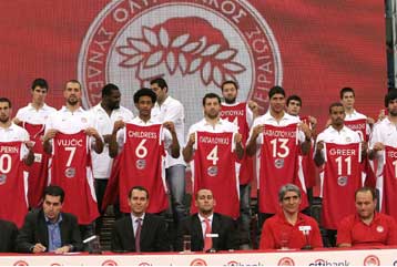 Τίτλοι, καλό μπάσκετ και… σαβουάρ βιβρ το σύνθημα Γιαννάκη για τη νέα σεζόν