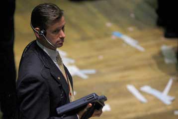 Βαθιά ανάσα μετά τη βουτιά της Δευτέρας πήρε η Γουόλ Στριτ