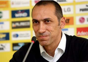 Ο Δώνης άνοιξε… ορισμένα χαρτιά του ενόψει Ολυμπιακού