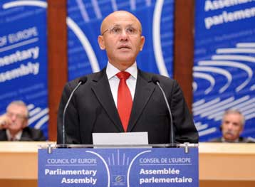 Εμμένει ο Μεχμέτ Αλί Ταλάτ στη δημιουργία δύο ισοδύναμων κρατών στην Κύπρο