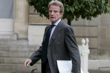 Περιοδεία στη Μέση Ανατολή ξεκινά ο Μπ.Κουσνέρ