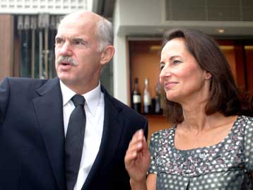 Οι σοσιαλιστές δεν θα δεχθούν να φορτωθεί η κρίση στη μεσαία τάξη, λέει ο Παπανδρέου