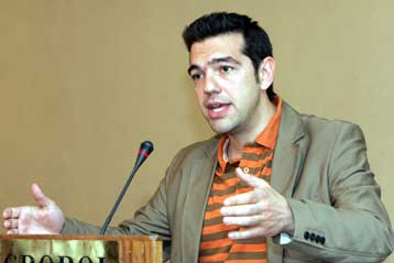 Προγραμματικές συγκλίσεις μόνο με… ψηφοφόρους του ΠΑΣΟΚ «βλέπει» ο Αλέξης Τσίπρας