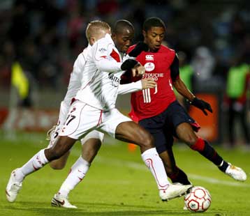 Το τρίλεπτο ξέσπασμα του Φερνάντο έδωσε τη νίκη στην Μπορντό, πάντα πρώτη η Λιόν