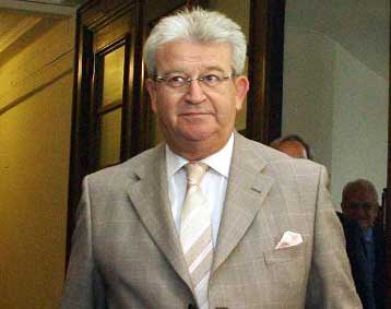 Αντίδραση Φώλια σε δημοσίευμα για οικογενειακή επιχείρηση real estate