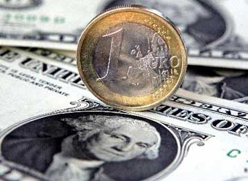 Στο χαμηλότερο επίπεδο των 14 τελευταίων μηνών υποχωρεί το ευρώ