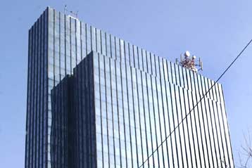 Εύκαμπτα φωτοβολταϊκά στοιχεία υπόσχονται να τυλίξουν τα κτίρια