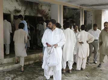 Πολύνεκρη επίθεση αυτοκτονίας στην οικία βουλευτή στην επαρχία Πουντζάμπ