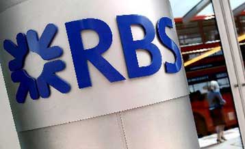 Η βρετανική κυβέρνηση εξετάζει την παροχή βοήθειας σε τρεις μεγάλες τράπεζες