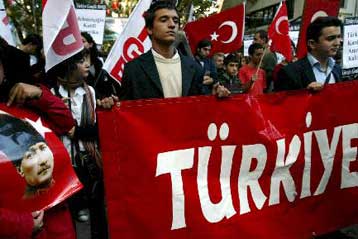 Δυναμώνουν ξανά οι φωνές στην Τουρκία για εισβολή στο Βόρειο Ιράκ κόντρα στο PKK