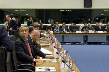 Στις 100.000 ευρώ το εγγυημένο όριο καταθέσεων