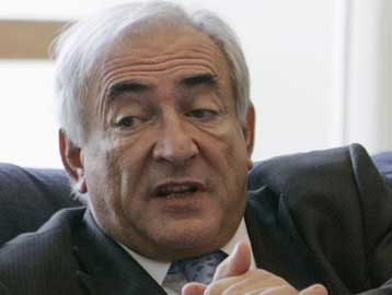 Στο χείλος της οικονομικής ύφεσης ΗΠΑ και Ευρώπη, λέει το ΔΝΤ