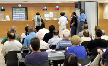 Τροποποιήσεις στο σχέδιο νόμου για την προστασία των δανειοληπτών, ζητά η ΕΚΠΟΙΖΩ