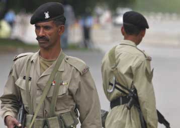 Δέκα νεκροί από έκρηξη στα σύνορα του Πακιστάν με το Αφγανιστάν