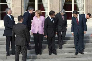 Η Ευρώπη παραμένει διχασμένη απέναντι στην οικονομική κρίση