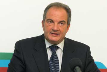 Με την πολιτική και πολιτειακή ηγεσία της Μάλτας συναντάται ο Κώστας Καραμανλής