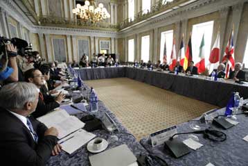 Έξοδο από το λαβύρινθο της κρίσης αναζητούν οι υπουργοί Οικονομικών των G7