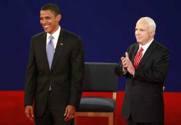 Κλείνει ελαφρώς η ψαλίδα μεταξύ Μπαράκ Ομπάμα και Τζον Μακέιν