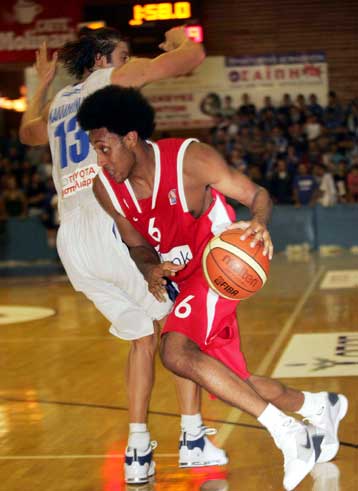 Ανετος ο Ολυμπιακός, τα… χρειάστηκαν Αρης και Ολύμπια Λάρισας