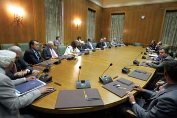 Αγανάκτηση στην κομματική βάση κατέγραψαν και οι υπουργοί στην περιφέρεια