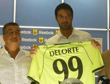 Για «ψευδή δημοσιεύματα» έκανε λόγο ο Ντελόρτε