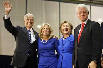 Μπιλ και Χίλαρι Κλίντον «συμπράττουν» για πρώτη φορά για τη στήριξη Ομπάμα