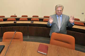 Ένα νέο πρόσωπο στην υπόθεση Siemens από την κατάθεση Σίκαστεκ