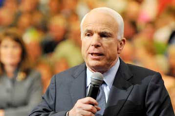 Μέτρα για οικονομική «ανακούφιση» των ηλικιωμένων θα προτείνει ο Μακέιν