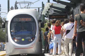 Δίωρες στάσεις εργασίας στο Tραμ την Πέμπτη