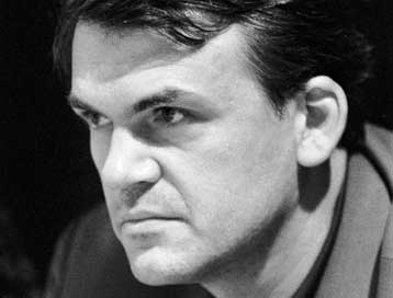 Αρνείται ότι συνεργάστηκε με το κομμουνιστικό καθεστώς της Τσεχοσλοβακίας ο Κούντερα