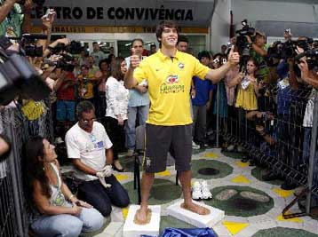 Ο Κακά έβαλε την… πατημασιά του στο ιστορικό «Μαρακανά»