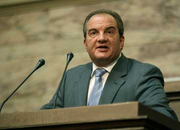 Πολιτικές αναταράξεις μετά την παραίτηση των δύο εισαγγελέων στην υπόθεση Βατοπαιδίου