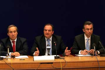 Περιορισμένη η έκθεση της Ελλάδας στην οικονομική κρίση, επανέλαβε ο Κ.Καραμανλής