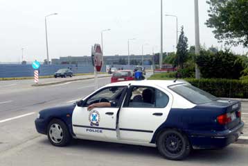 Αιματηρή ένοπλη ληστεία έξω από βιοτεχνία χάρτου στο Περιστέρι