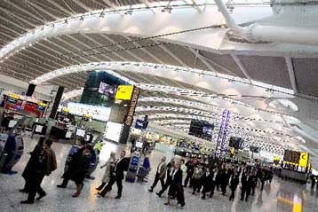 Καθηλώνονται τα αεροπλάνα ισπανικής εταιρείας στη δίνη της οικονομικής κρίσης