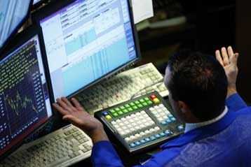 Με απώλειες έκλεισε η Νέα Υόρκη μέσα σε νευρικό κλίμα