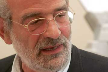 Αμεση αποστολή του ανακριτικού υλικού για το Βατοπαίδι στη Βουλή ζητά ο Αλ.Αλαβάνος