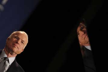 Βελτίωση των ποσοστών του Μακέιν «βλέπουν» οι δημοσκόποι μετά την τρίτη τηλεμαχία